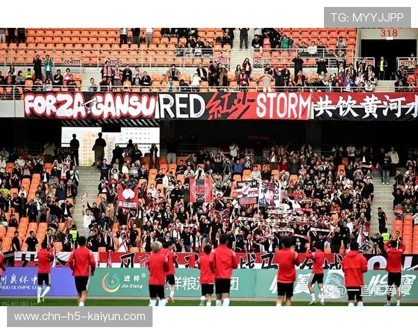 联赛在观赛体验上推出互动环节吸引球迷，赛事观众