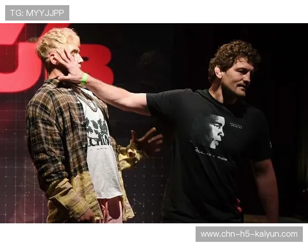 UFC连击制胜全场轰动——冲破极限的精彩瞬间解析