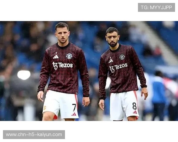 布鲁诺·费尔南德斯远射轰出世界波:一脚划破苍穹,精彩绝伦 布鲁诺·费尔南德斯远射轰出世界波:一脚划破苍穹,精彩绝伦